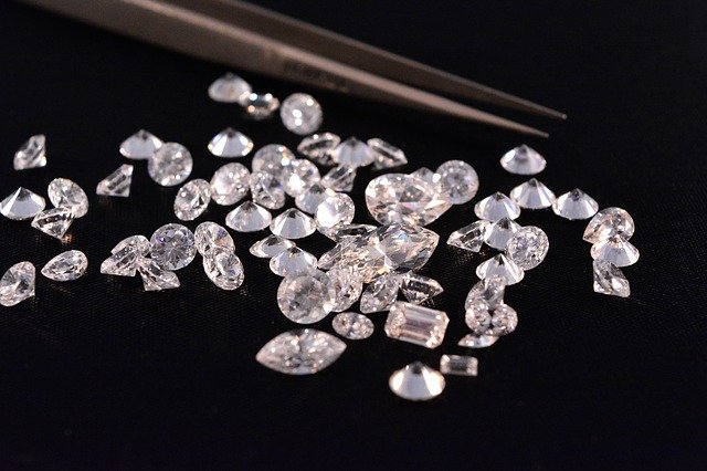 what to look for when buying jewelry
