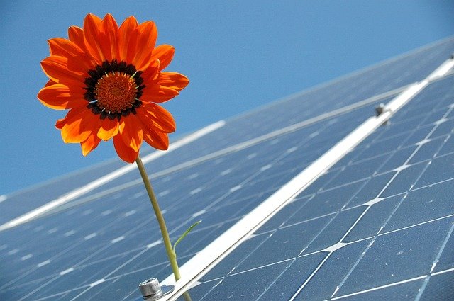the cost benefits of using solar energy