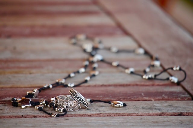 what you should look for when purchasing jewlery
